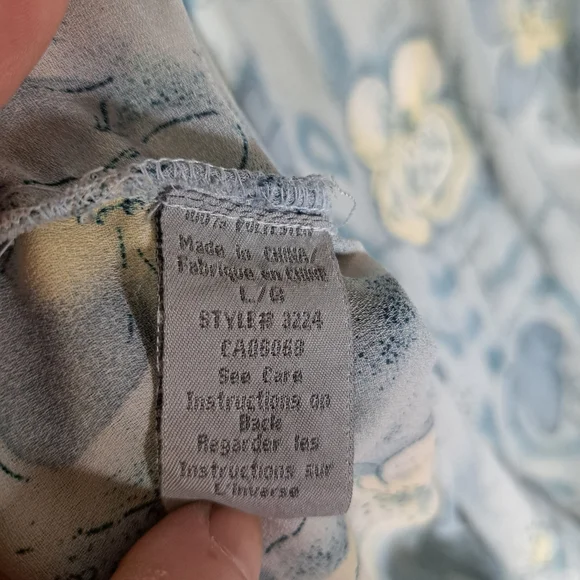East West Vintage Baby Blue Floral Flowy Top Size Large Cross Front 3/4 Sleeve - Picture 8 of 10